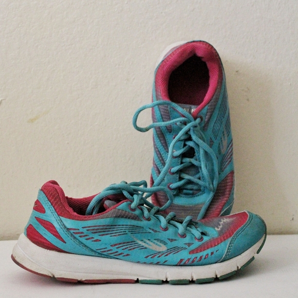 Athletic shoes - Picture 3 of 3